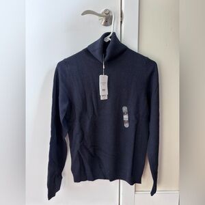 New Uniqlo Cashmere Turtleneck Sweater